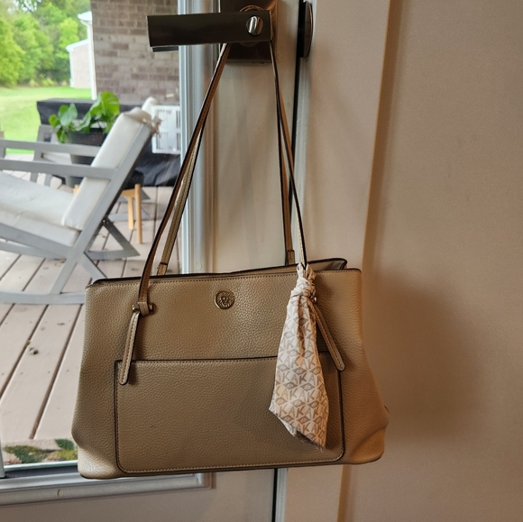 Classy Anne Klein Bag Clutch Purse Cream with Wallet and Pretty Tie - Picture 2 of 16